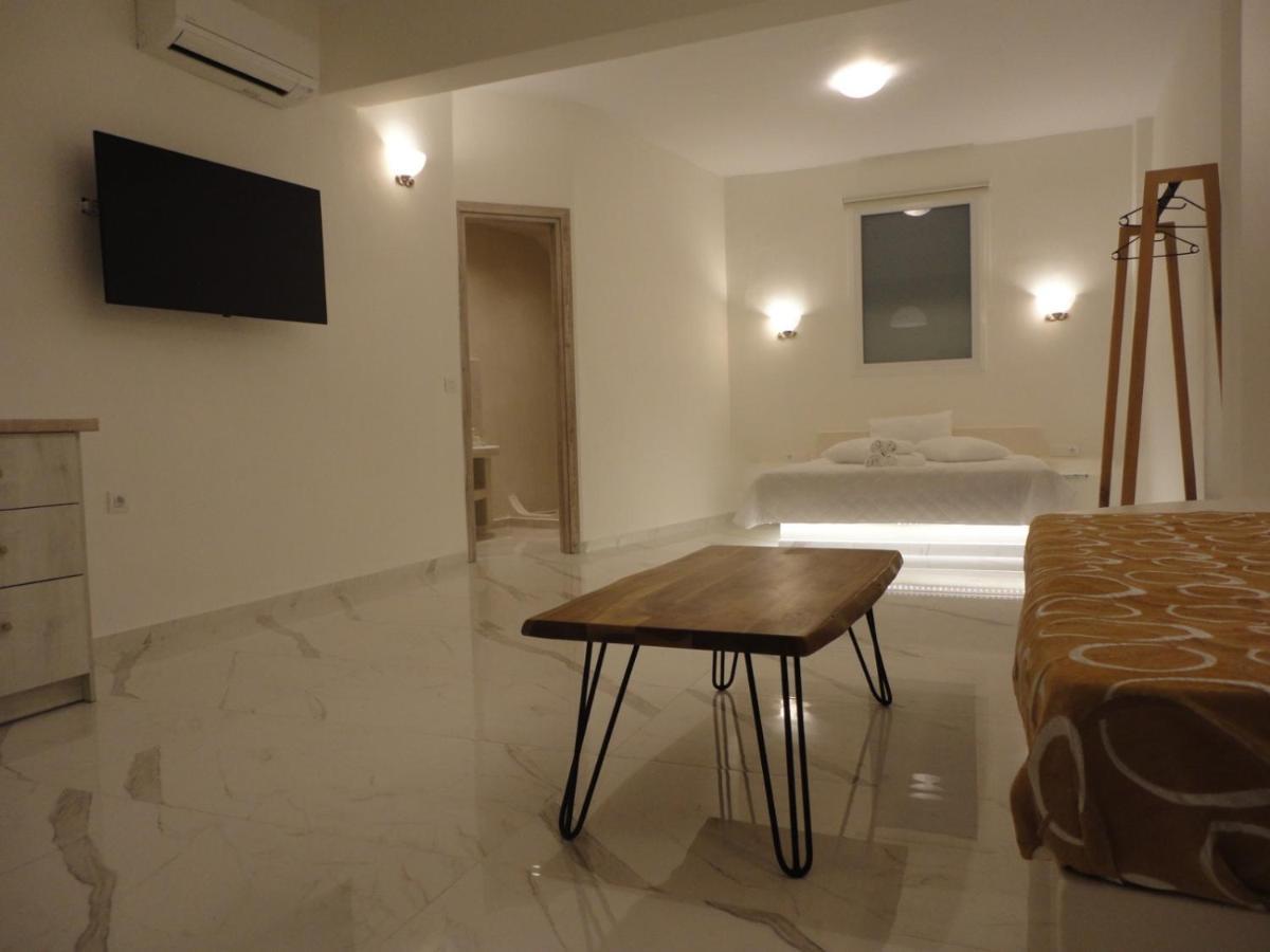 Triena Apartments Fíra Kültér fotó