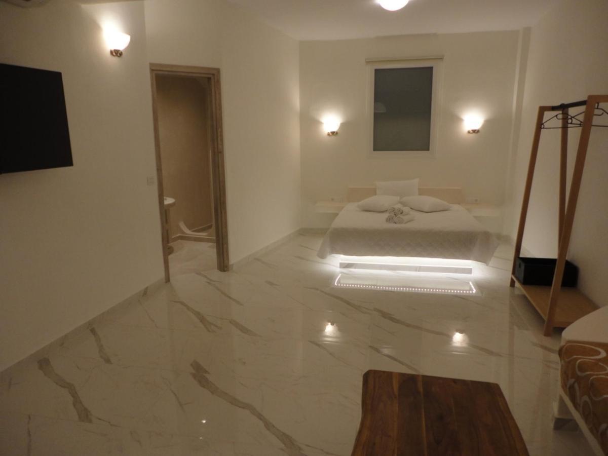 Triena Apartments Fíra Kültér fotó